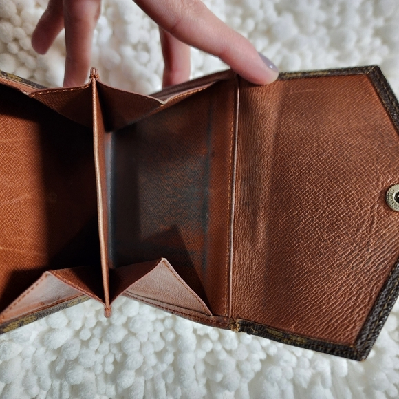 Authentic Louis Vitton Wallet - Picture 7 of 13